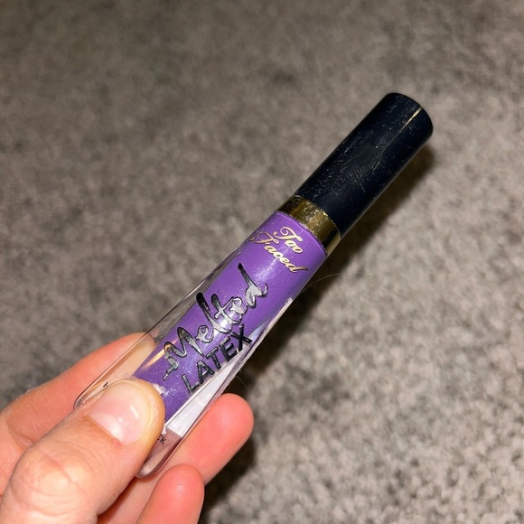 Two faced melted latex lip stick purple shade - Picture 4 of 5